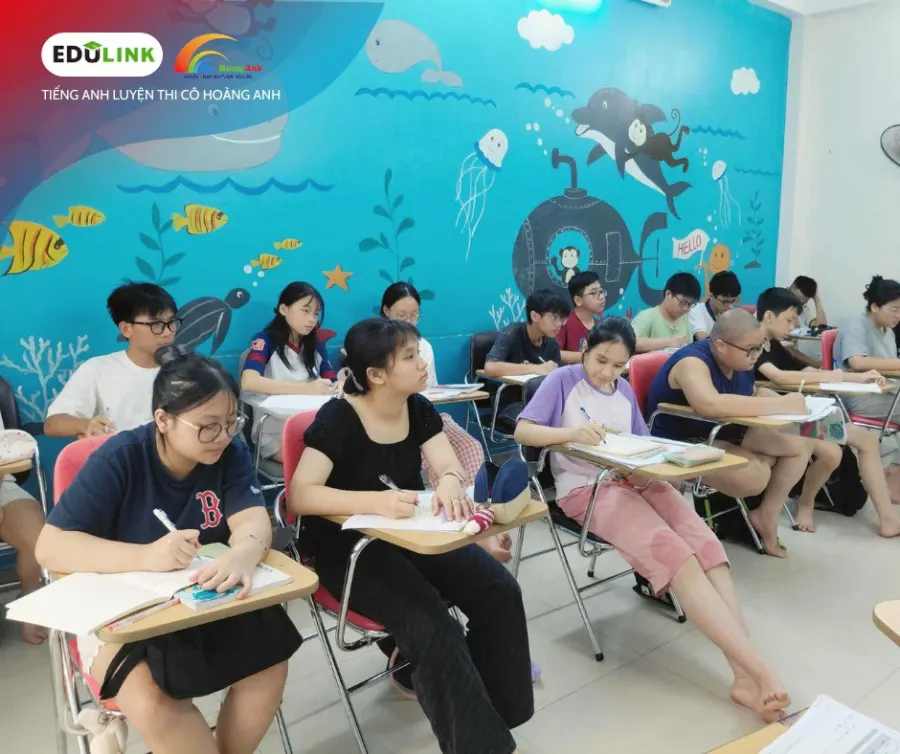 Lớp Tiếng Anh Luyện Thi Cô Hoàng Anh - Cơ sở 4
